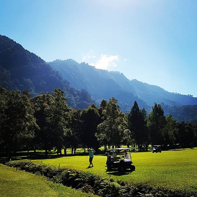 バリ ハンダラはバリで唯一コース内カート乗入れOKのゴルフ場です。#ゴルフ#バリハンダラ#ゴルフスタグラム#ゴルフ好き#ゴルフ旅行#海外ゴルフ#balihandara #baligolf#golf#golfstyle #golfstagram #golfindonesia #indonesiagolf - バリ島 ゴルフ